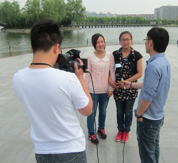 600cc全讯白菜网学生参加《中国梦想秀》栏目拍摄