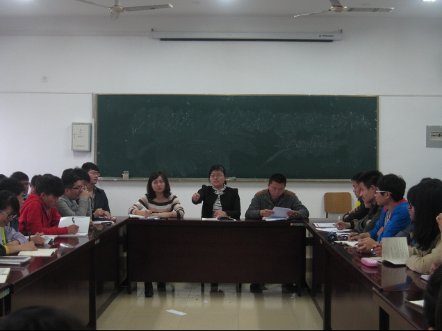 600cc全讯白菜网召开13年级全体班委成员会议