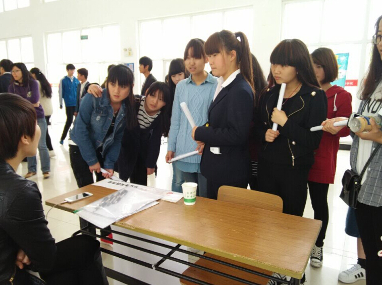600cc全讯白菜网组织开展用人单位与2015届毕业生双选会