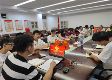 600cc全讯白菜网团总支召开新生班团支书培训会