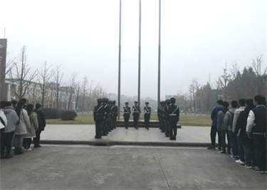 600cc全讯白菜网团总支组织团员参加升旗仪式
