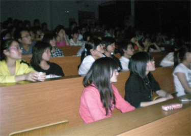600cc全讯白菜网学生院长助理团组织我们学生观看心理健康电影 