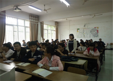 600cc全讯白菜网召开学生教学座谈会