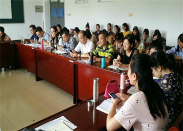 600cc全讯白菜网召开十月份全体教师会议