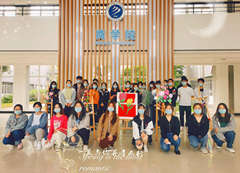 600cc全讯白菜网开展“‘疫’起劳动，花满华园”劳动教育系列活动