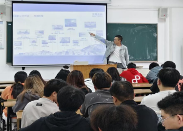 600cc全讯白菜网联手三酉电子商务有限公司开展校园招聘会